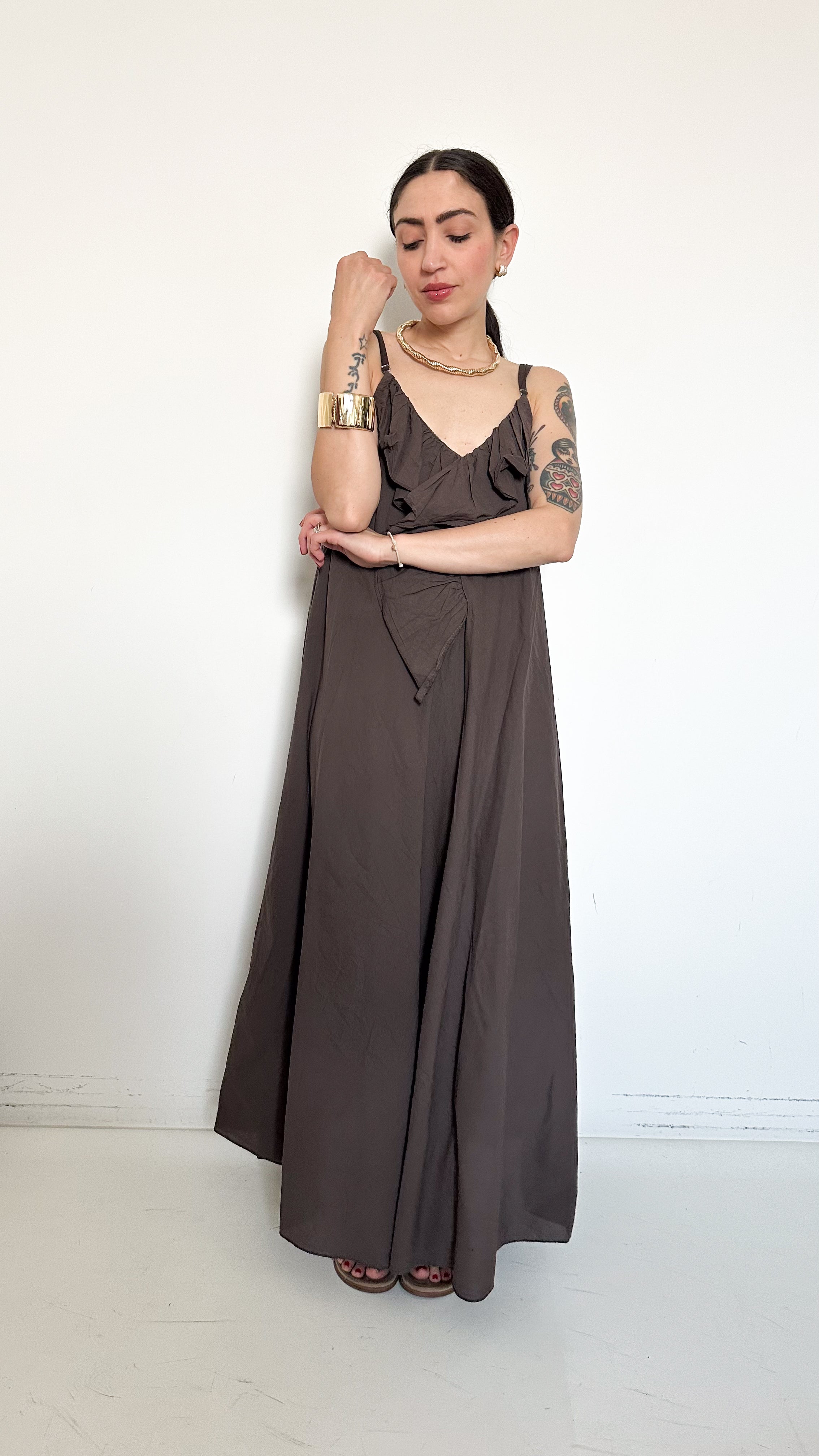 Vestito Marrone Con Rouches