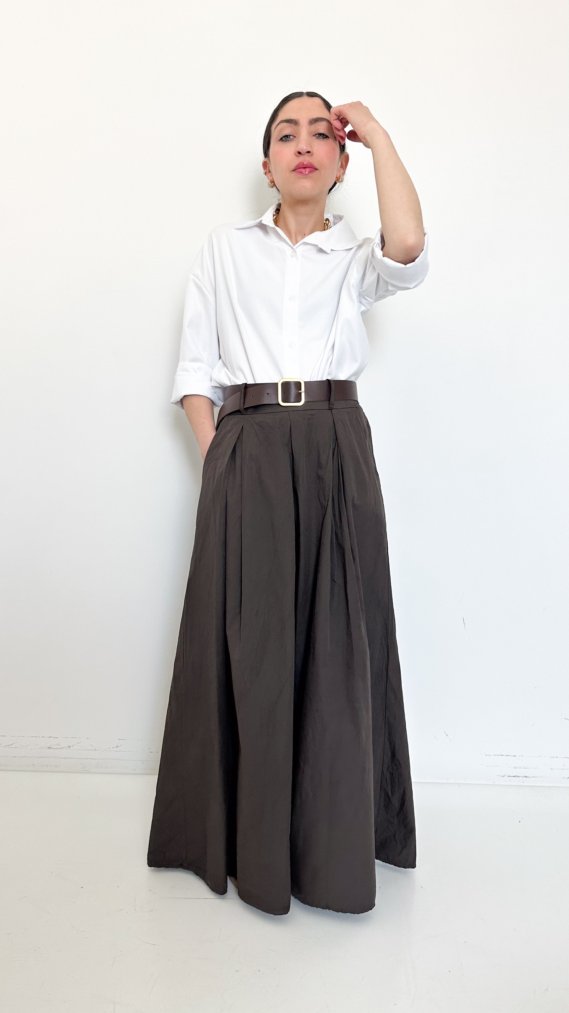 Pantaloni Palazzo Con Pinces Marroni