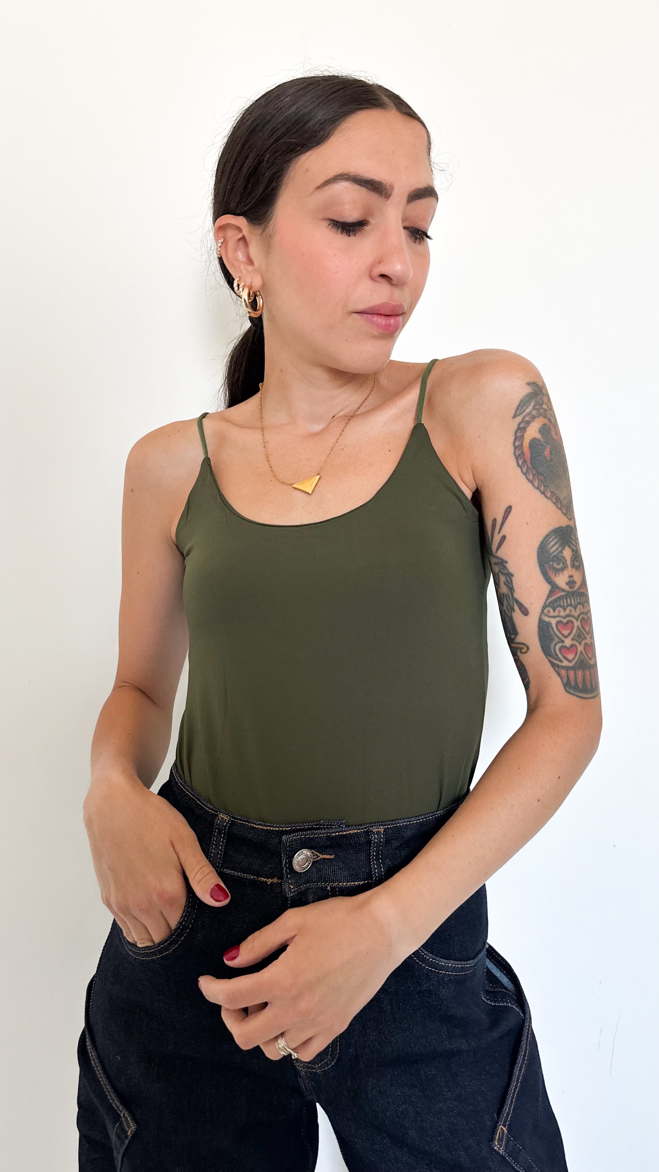 Top Verde Con Spalline Sottili
