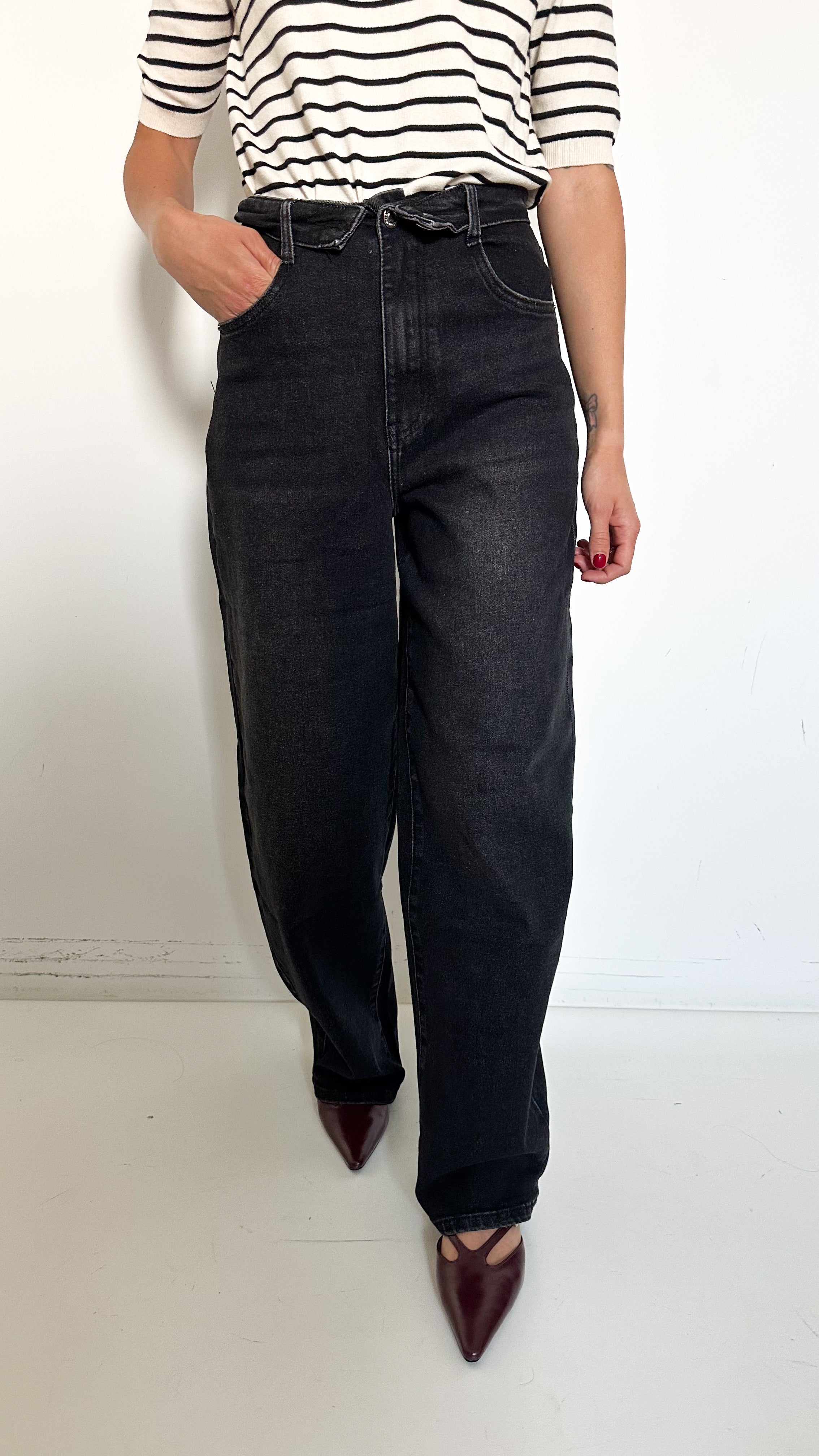 Jeans Con Dettaglio