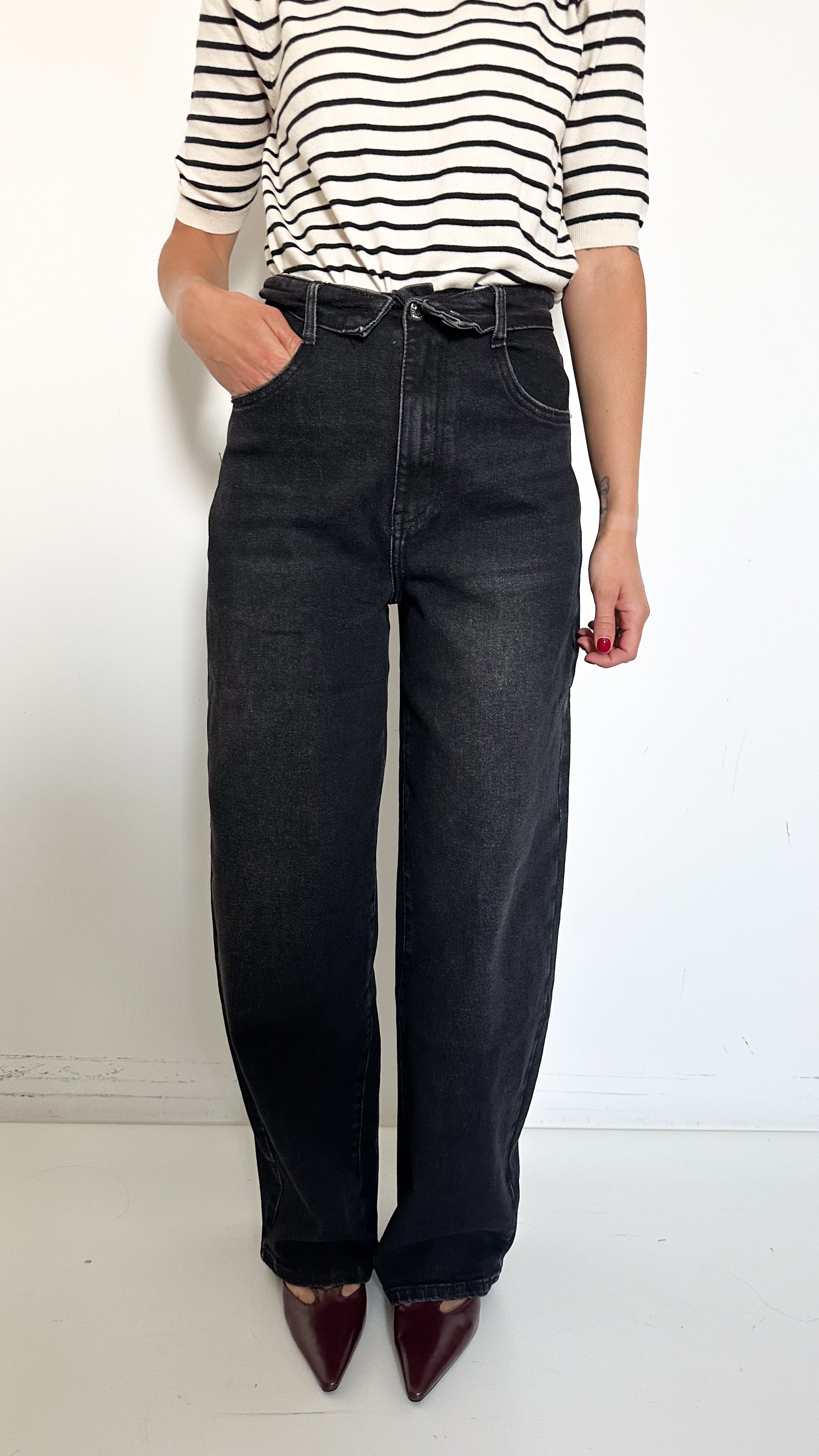 Jeans Con Dettaglio