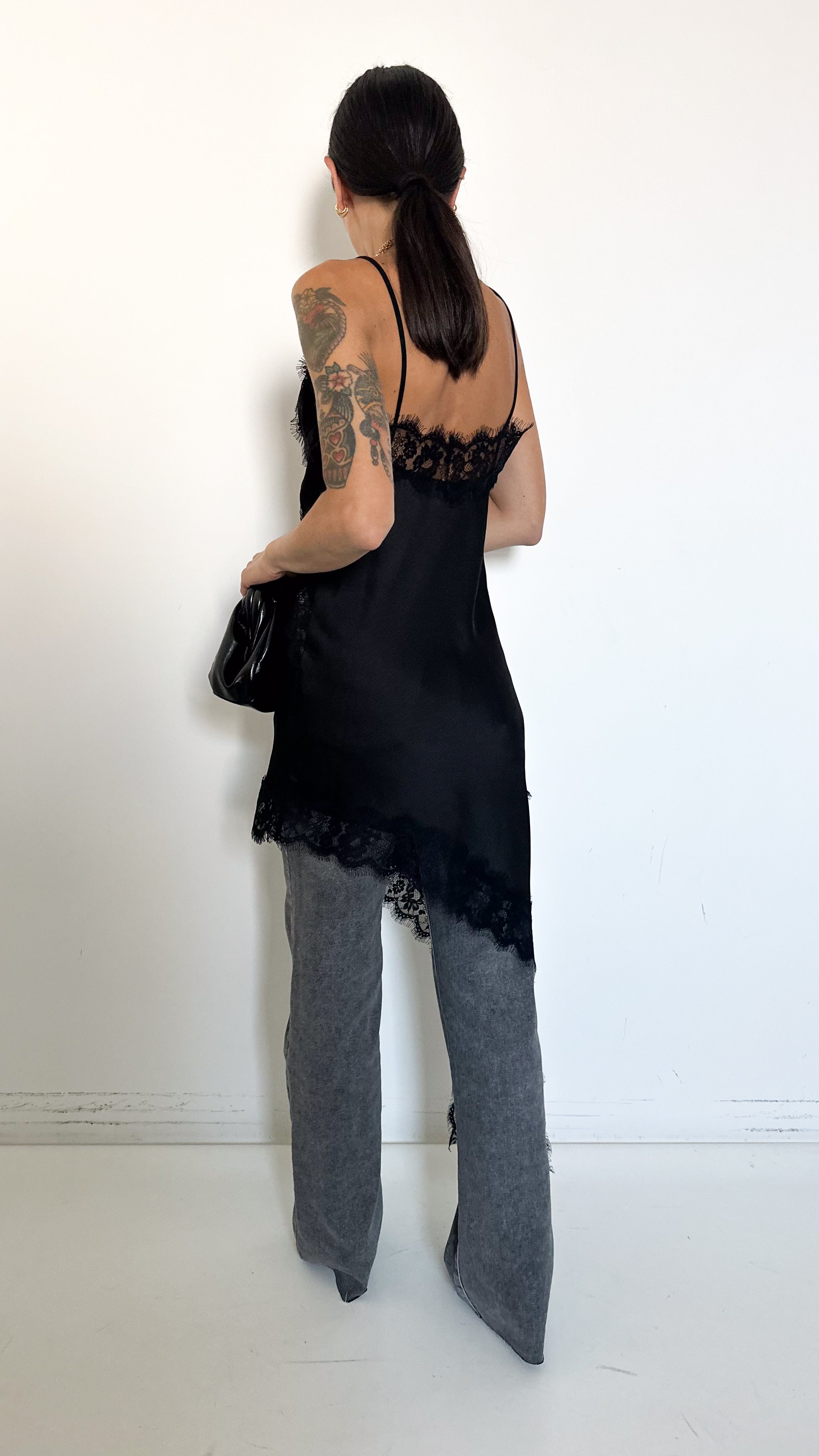 Top In Satin Nero Con Pizzo
