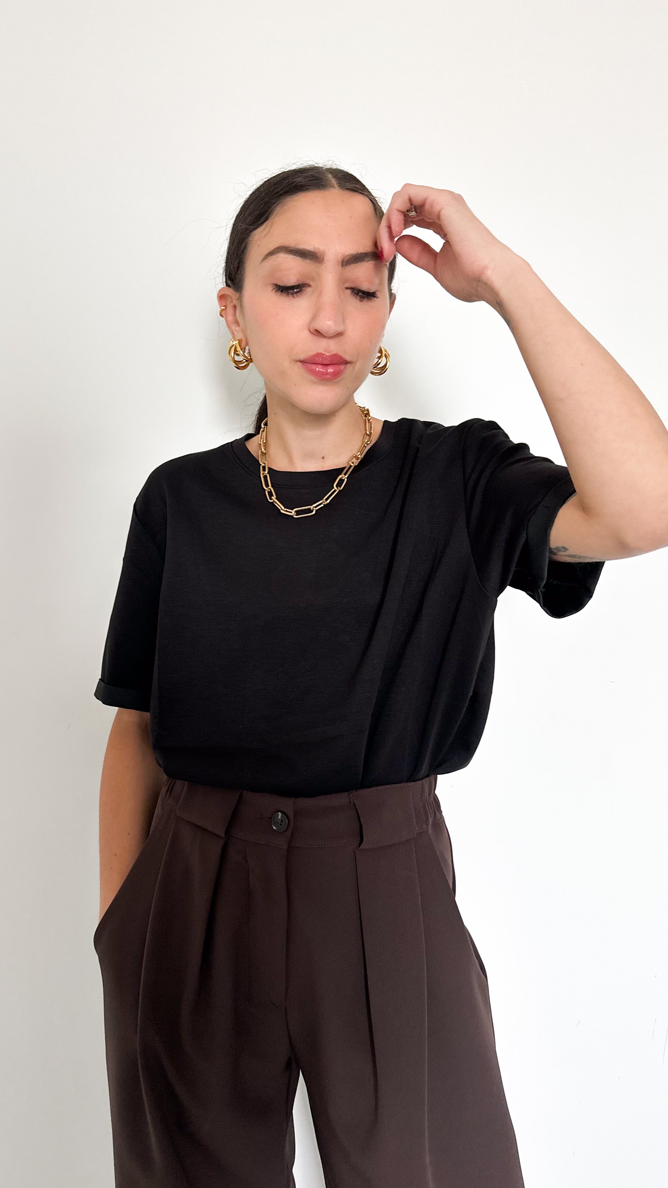 T-Shirt Nera Con Risvolto