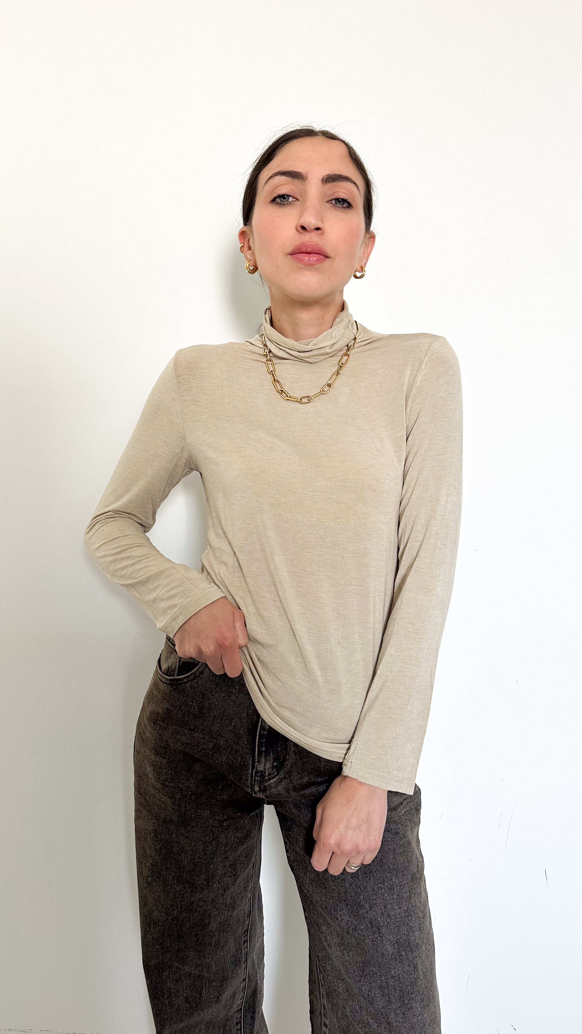Maglia Beige Basic Collo Alto