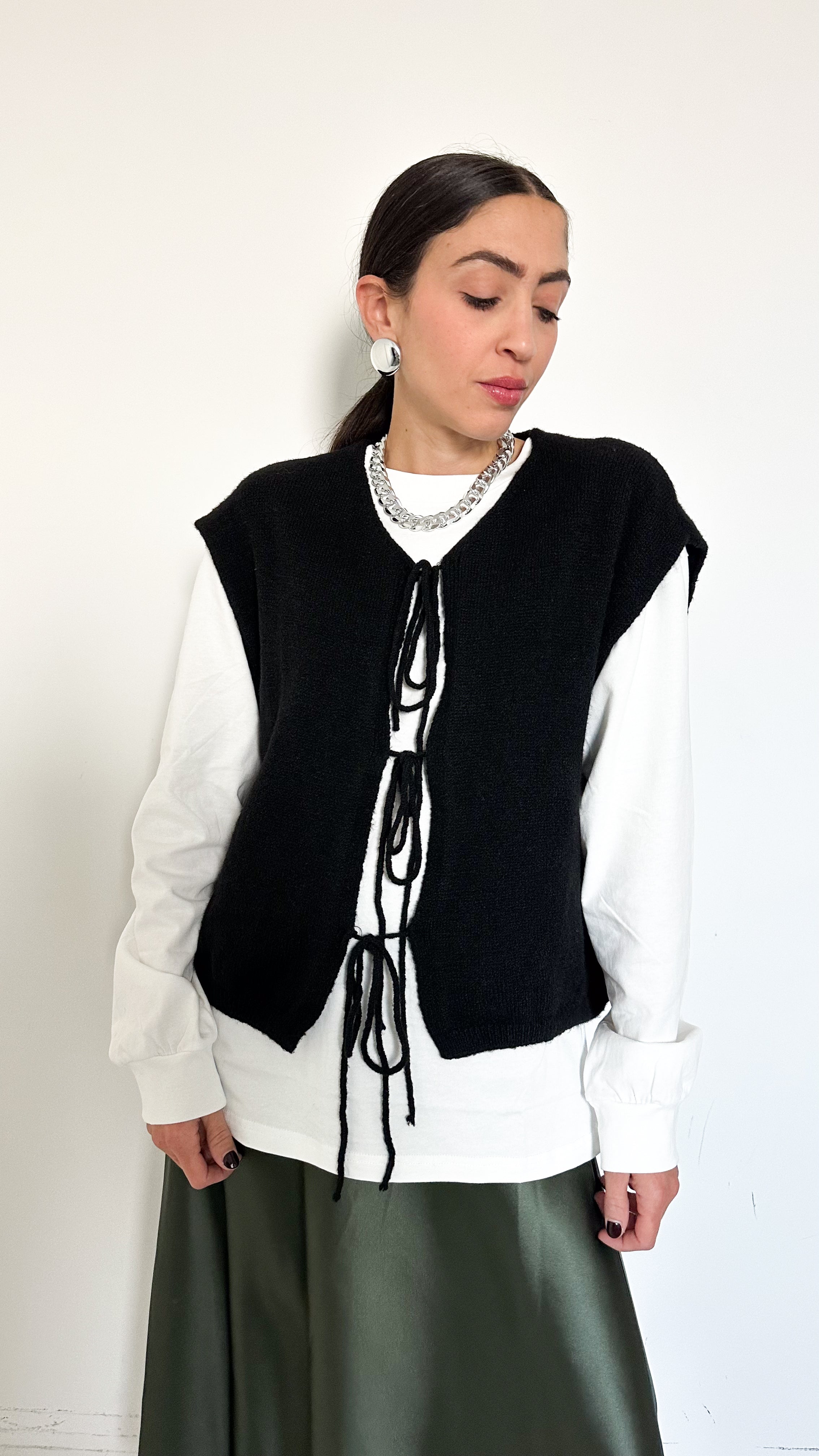 Gilet Nero Con Fiocchi