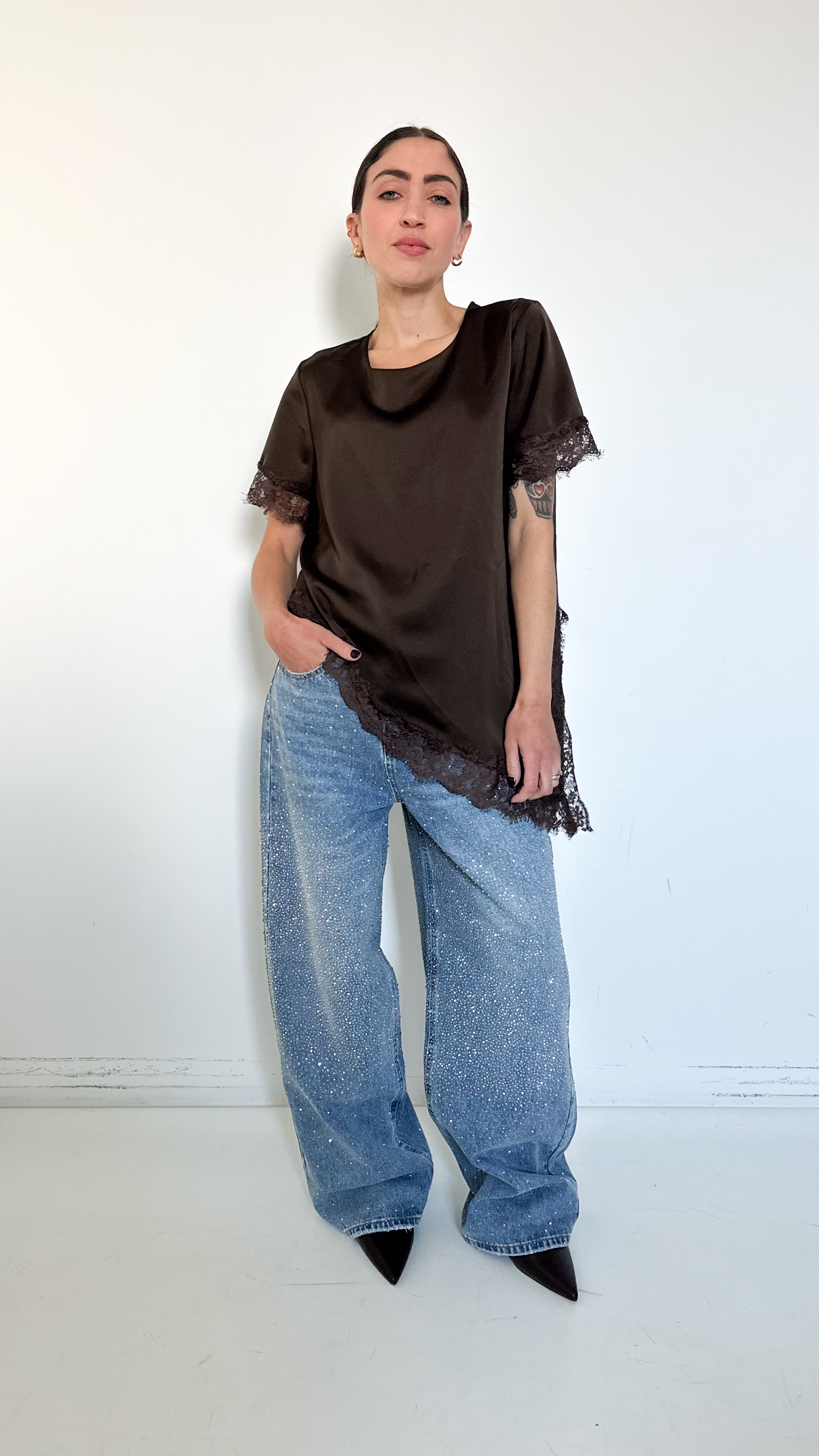 T-Shirt Marrone Con Pizzo