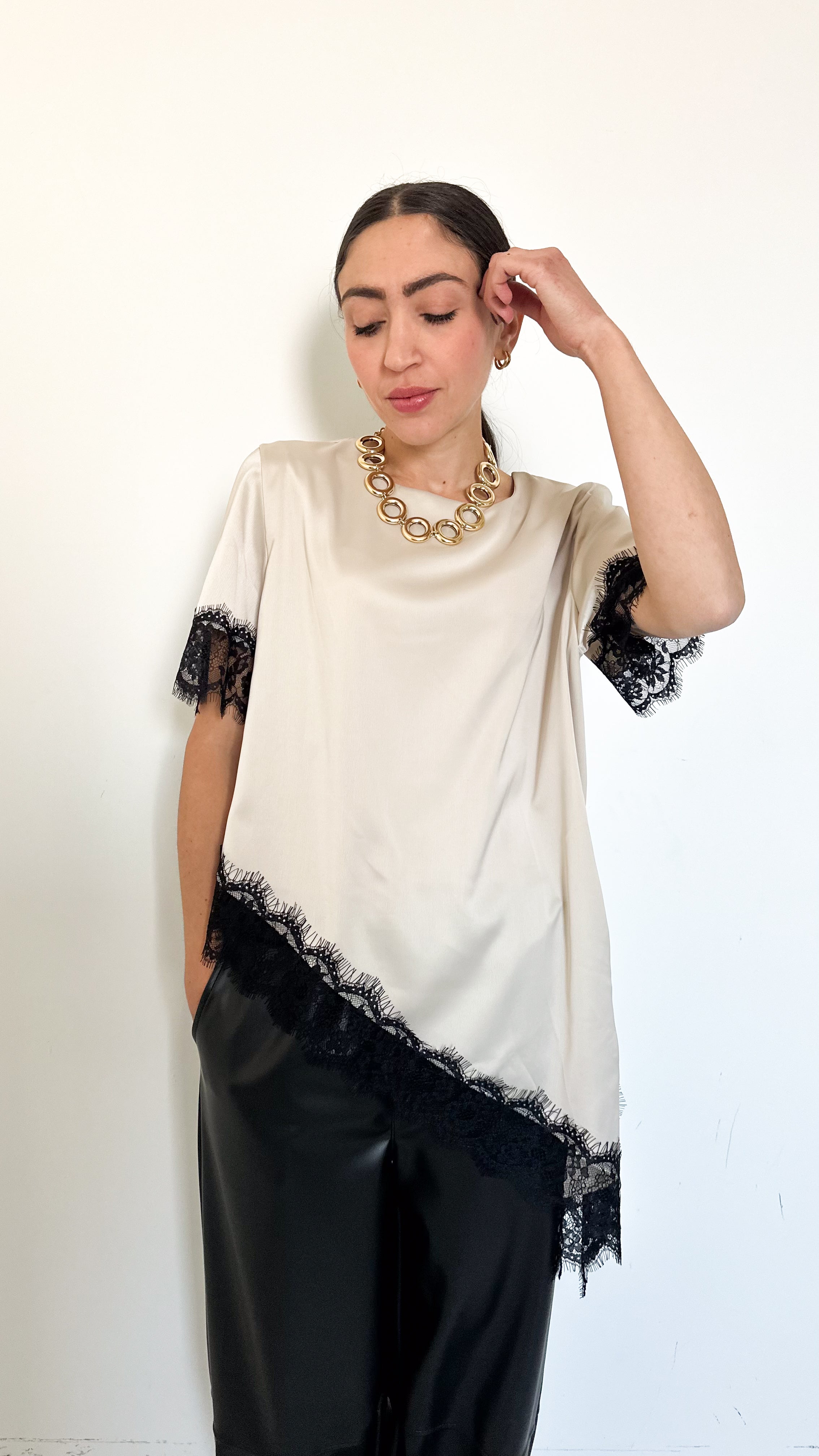 T-Shirt Panna Con Pizzo