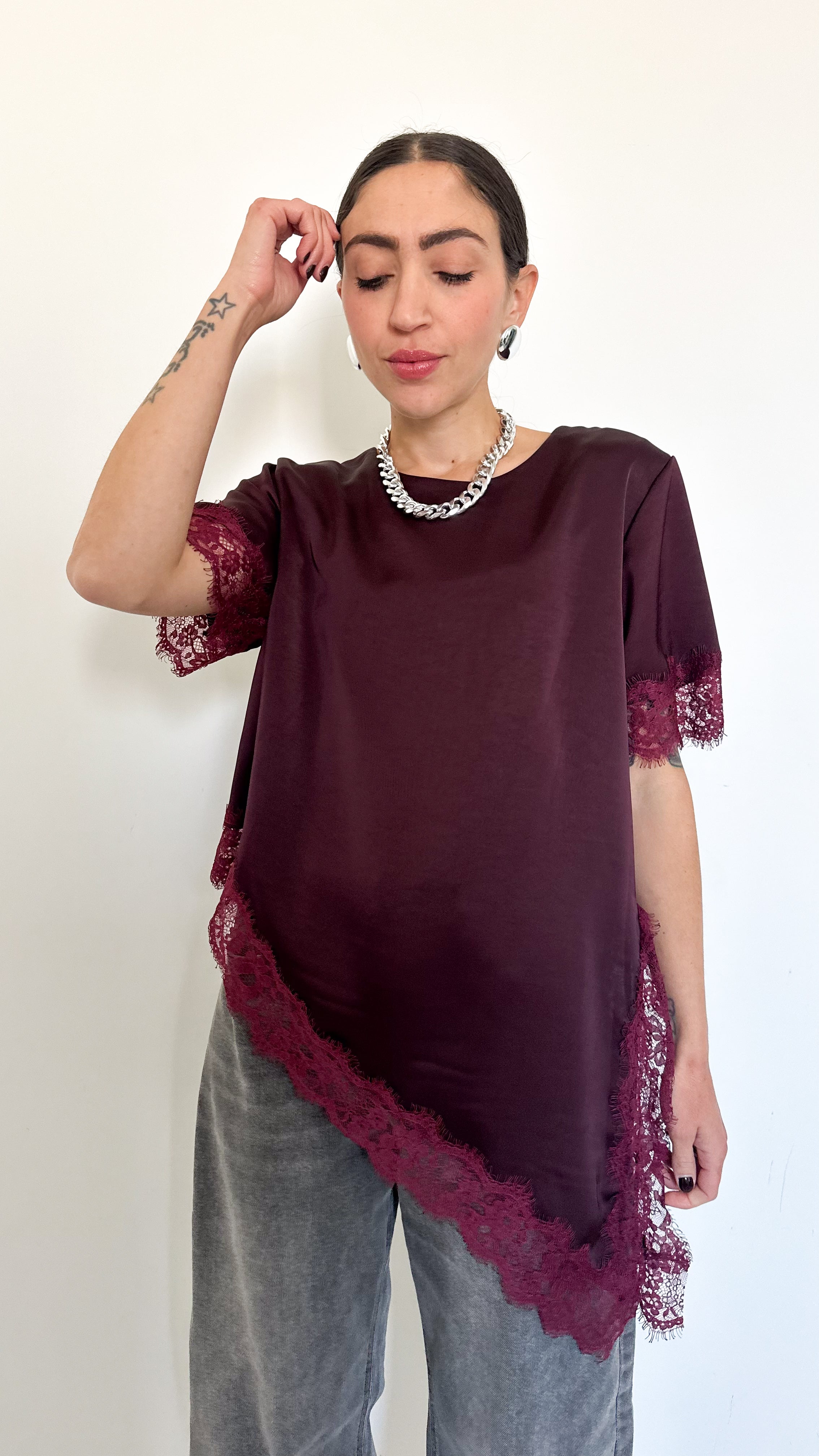 T-Shirt Borgogna Con Pizzo