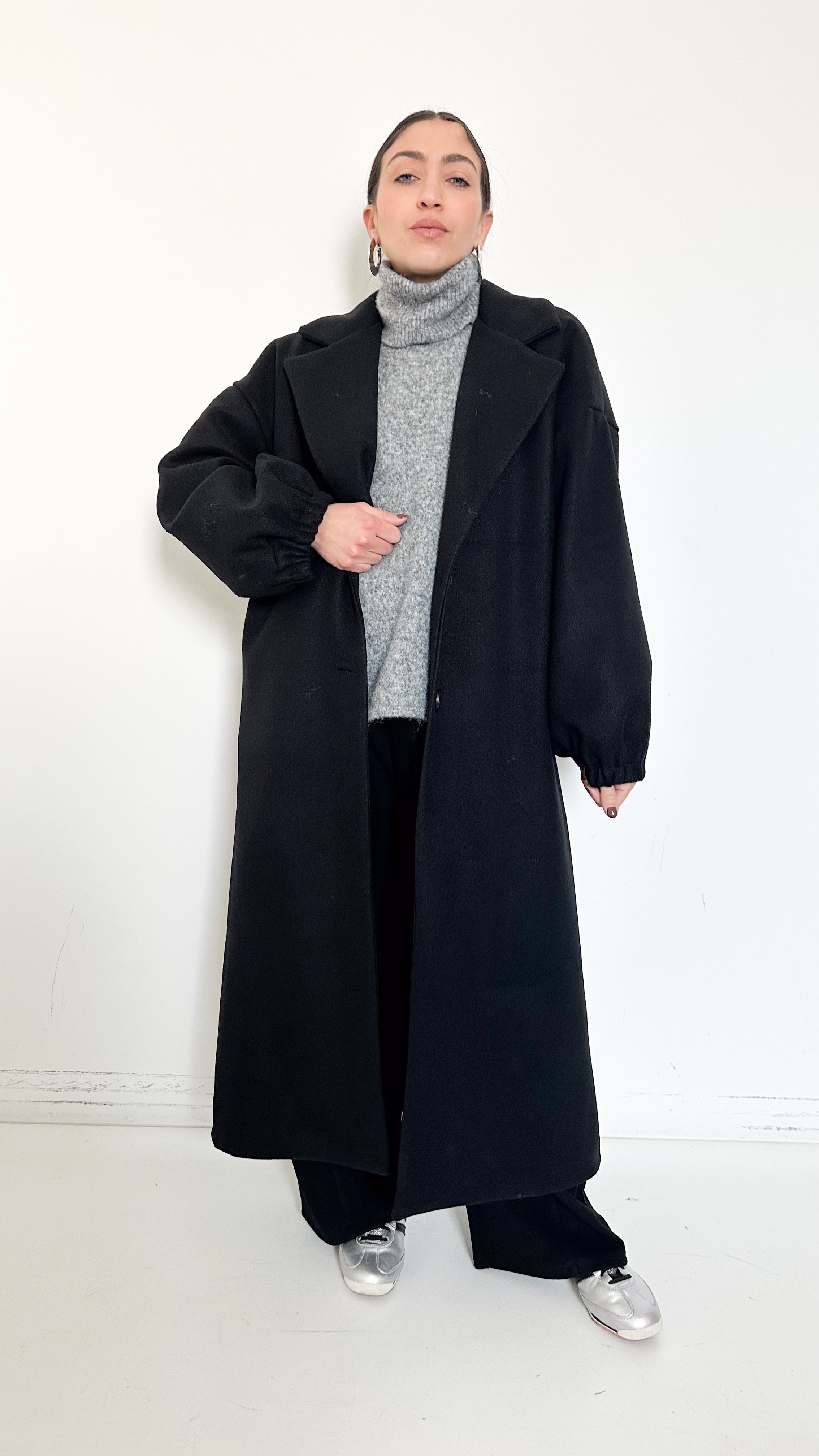 Cappotto Nero Manica A Sbuffo