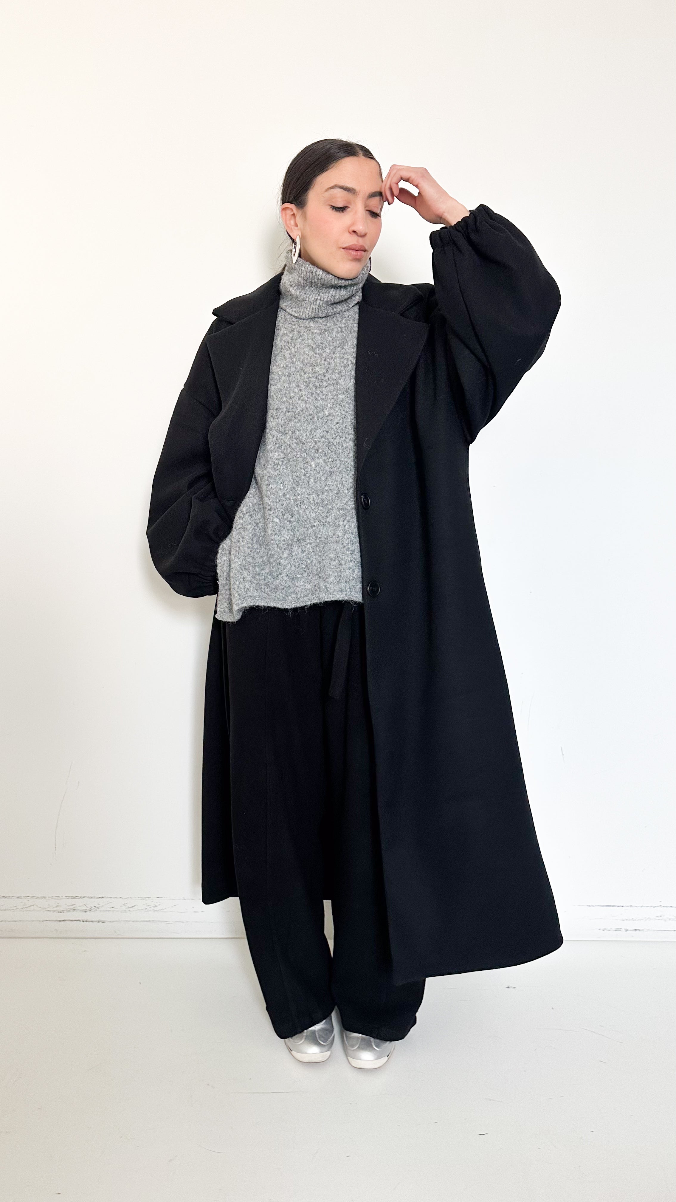 Cappotto Nero Manica A Sbuffo