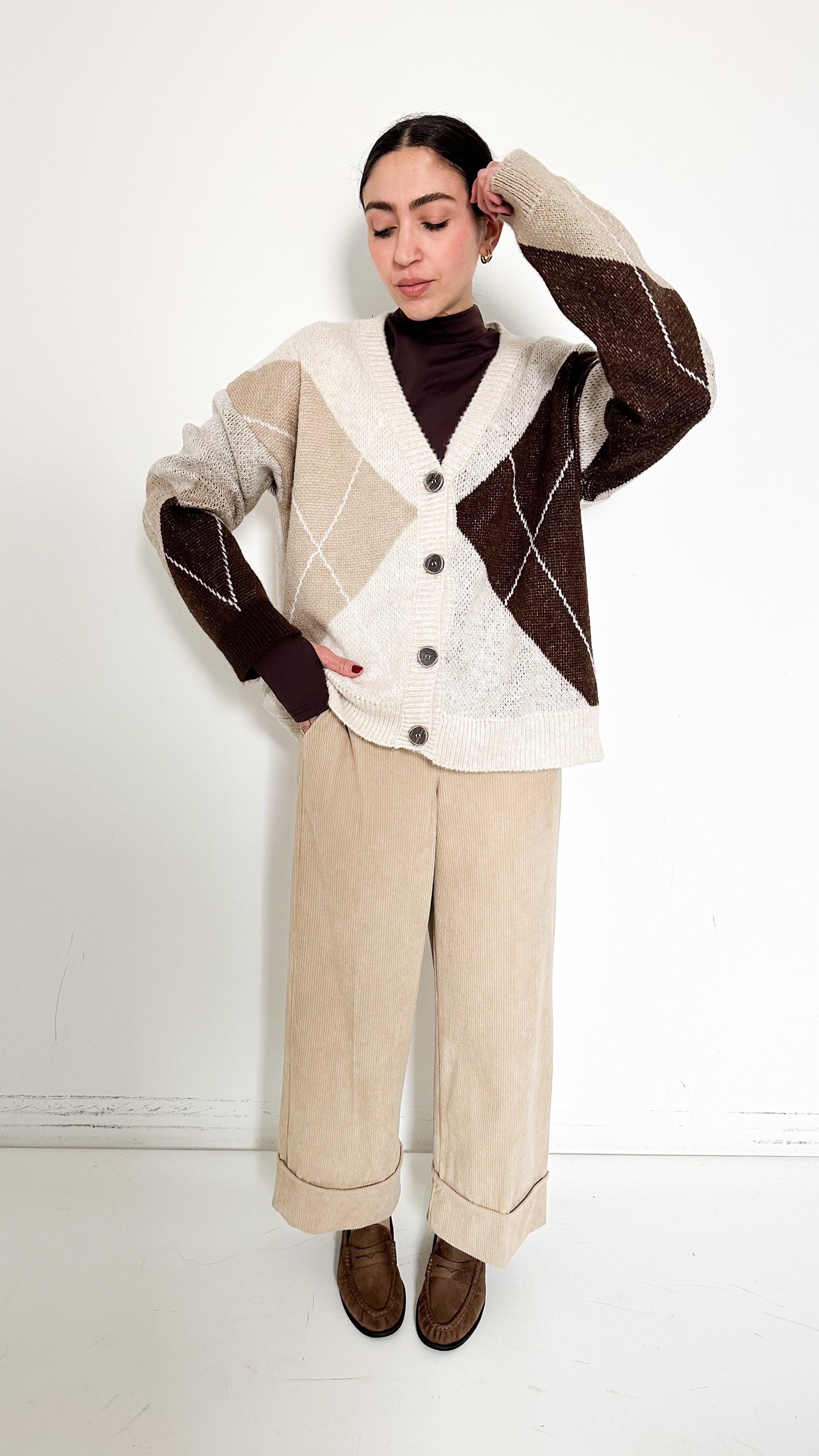 Pantaloni In Velluto Beige Con Risvolto