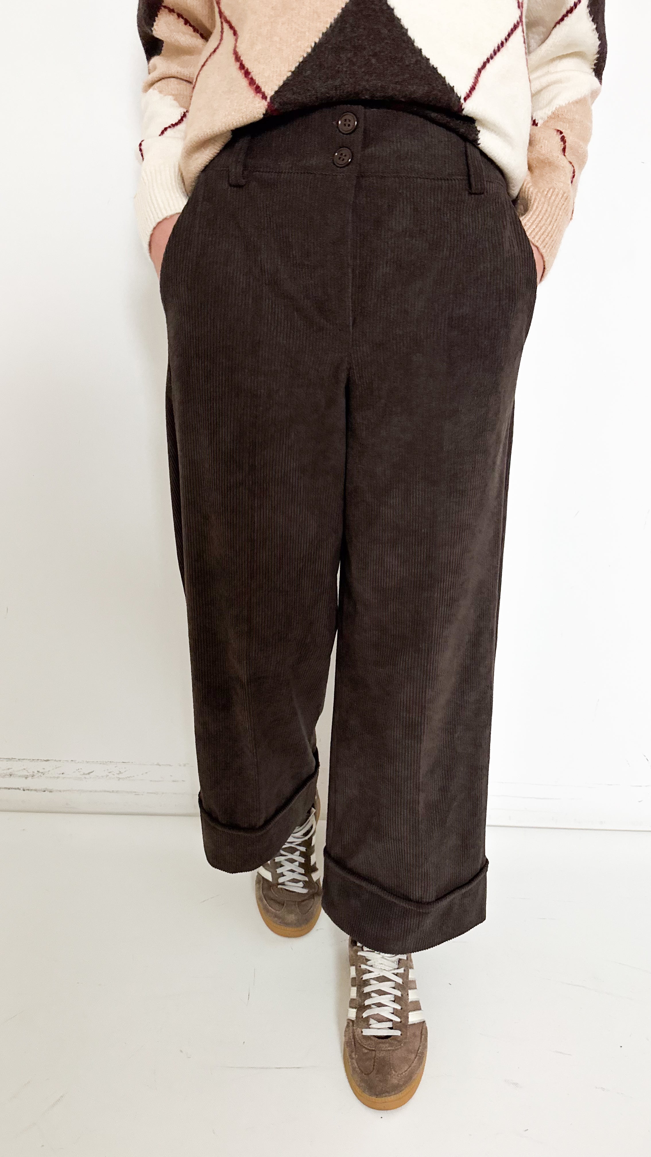 Pantaloni In Velluto Marroni Con Risvolto