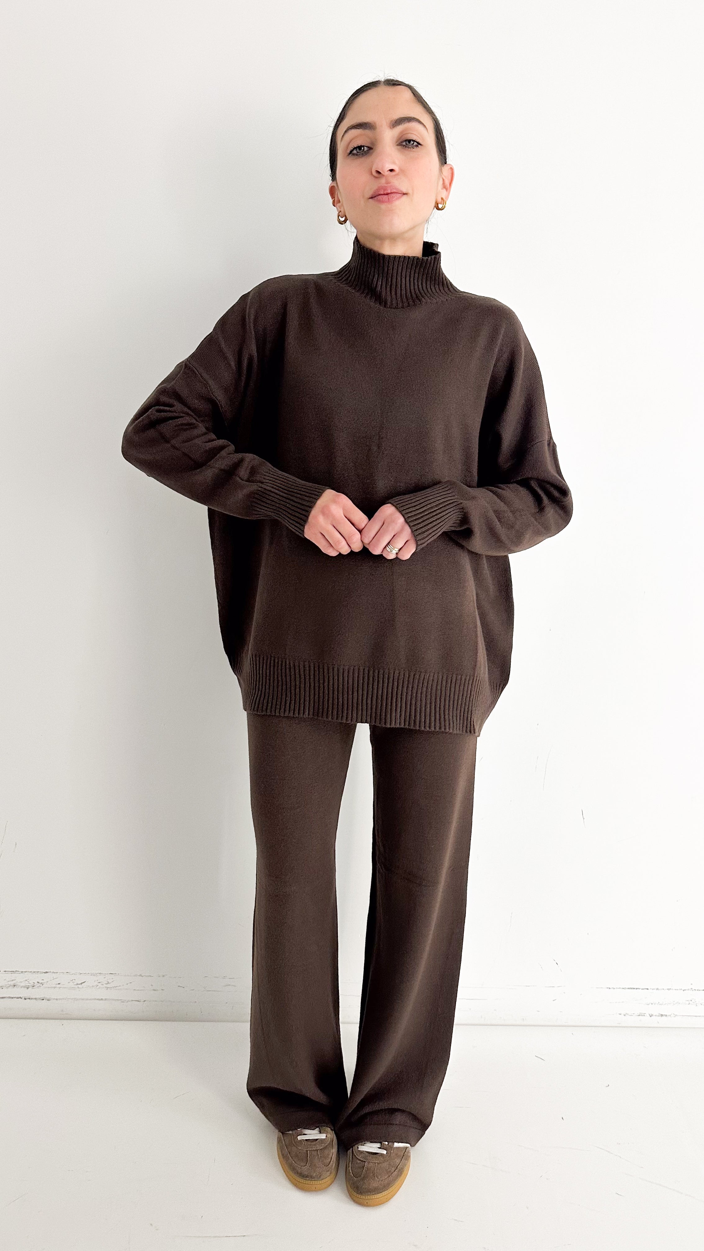 Coordinato Marrone Collo Alto