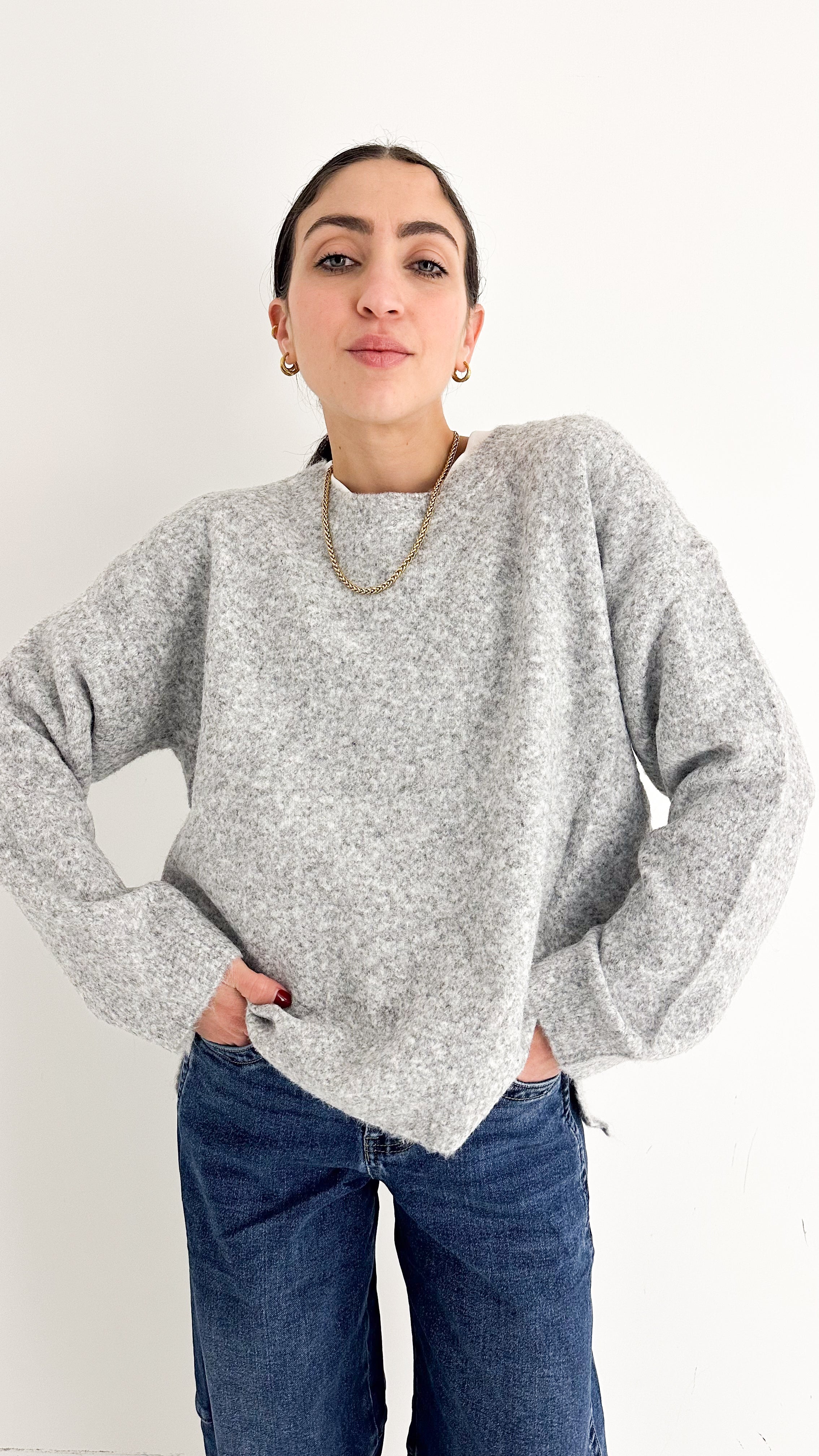 Pull Grigio Con Spacchi