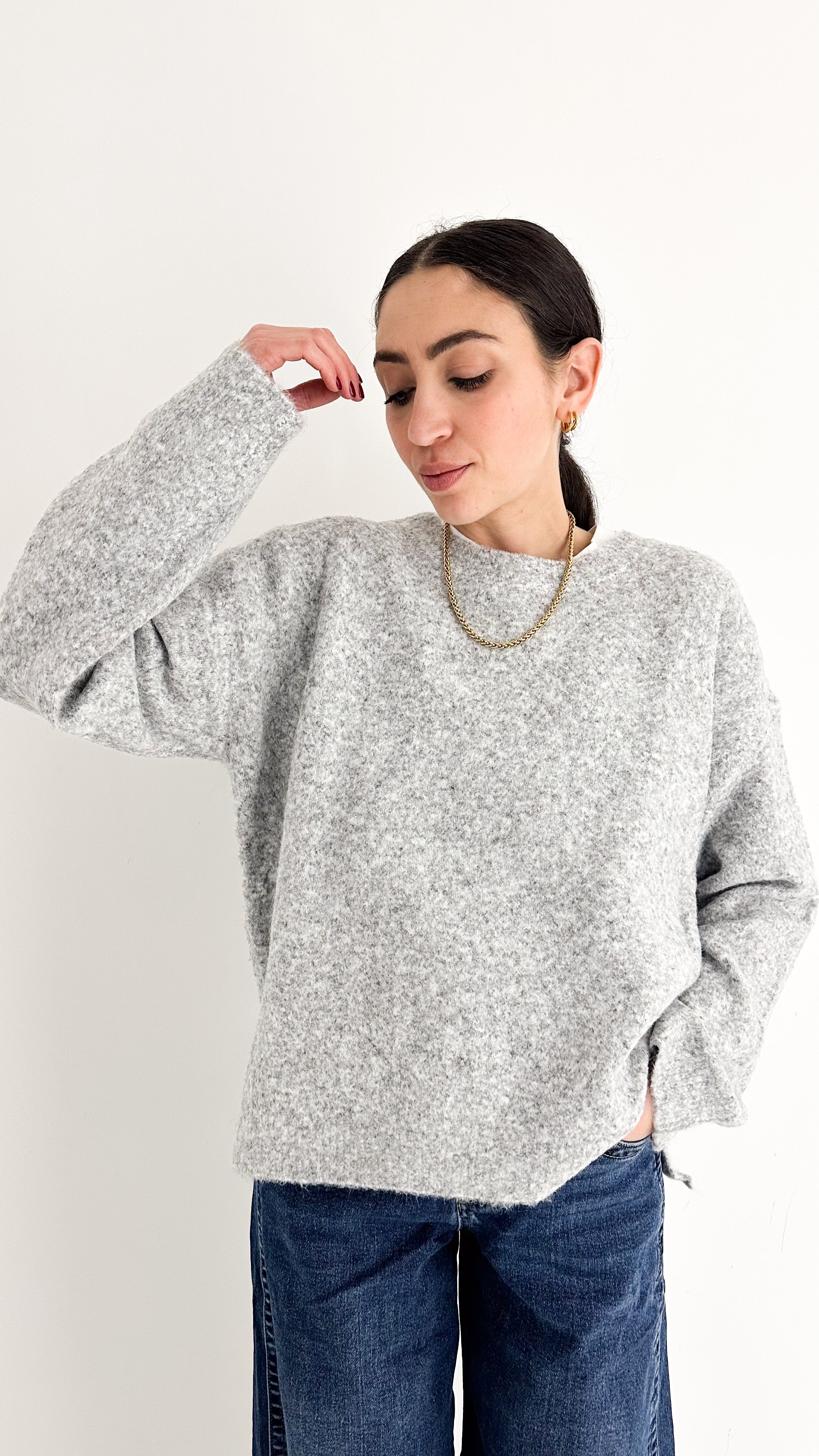Pull Grigio Con Spacchi