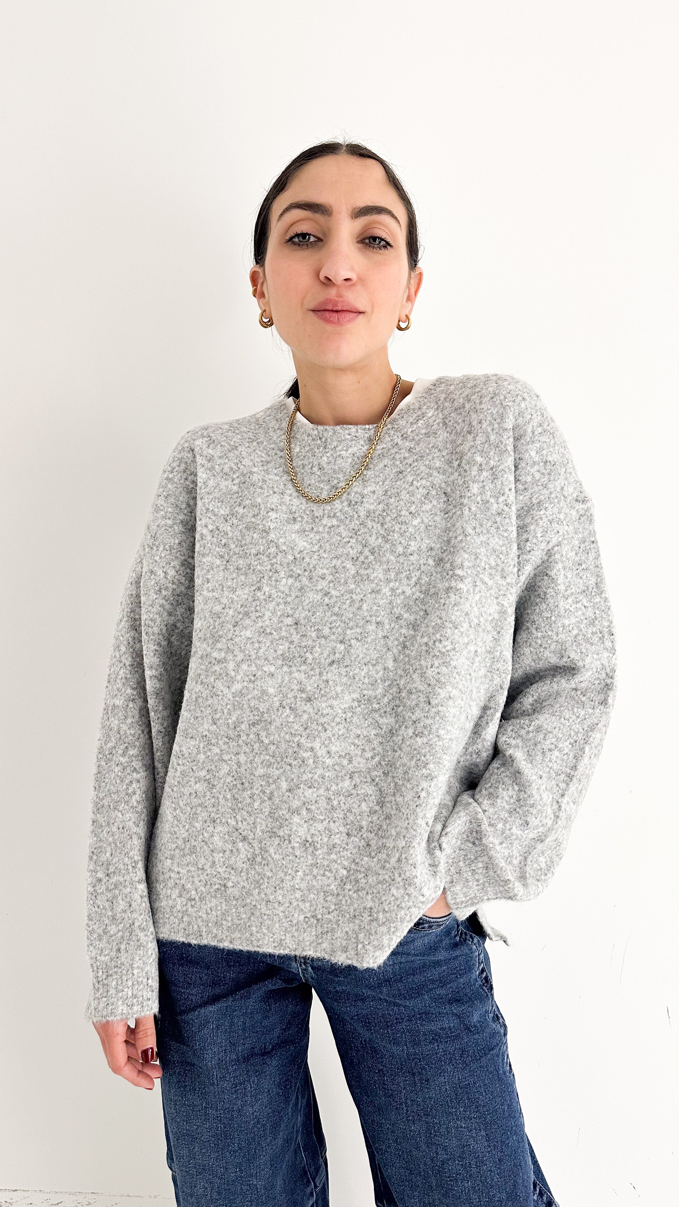 Pull Grigio Con Spacchi