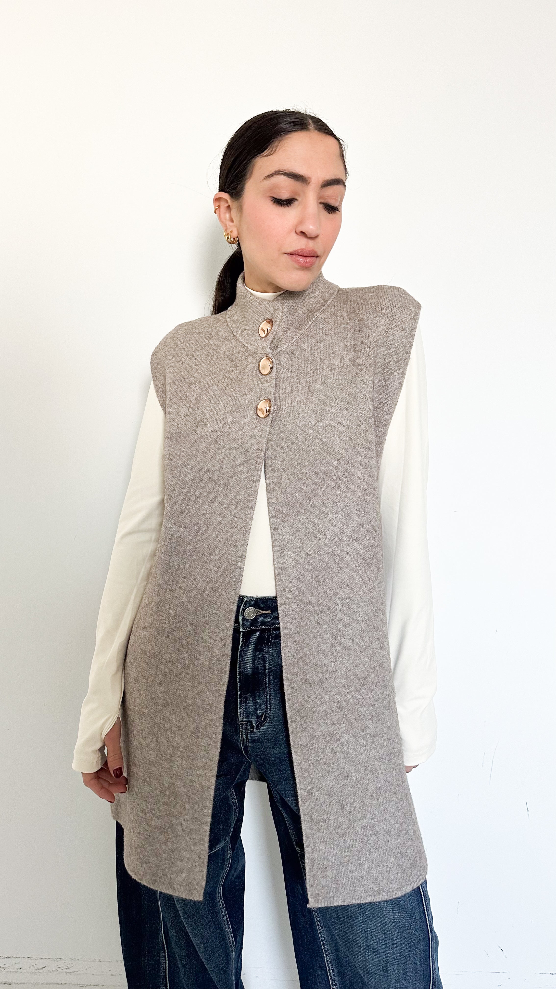 Gilet Taupe Con Dettagli