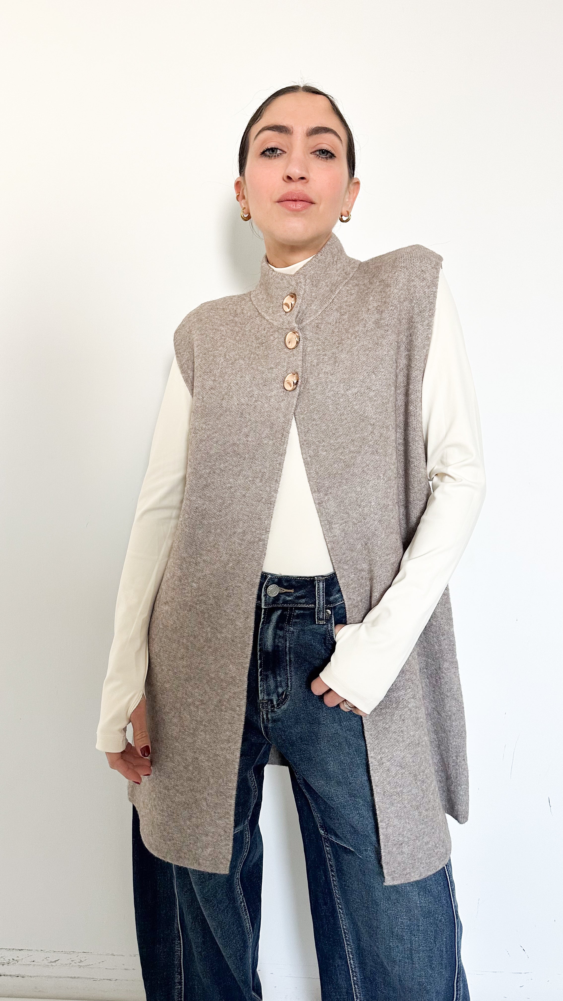 Gilet Taupe Con Dettagli
