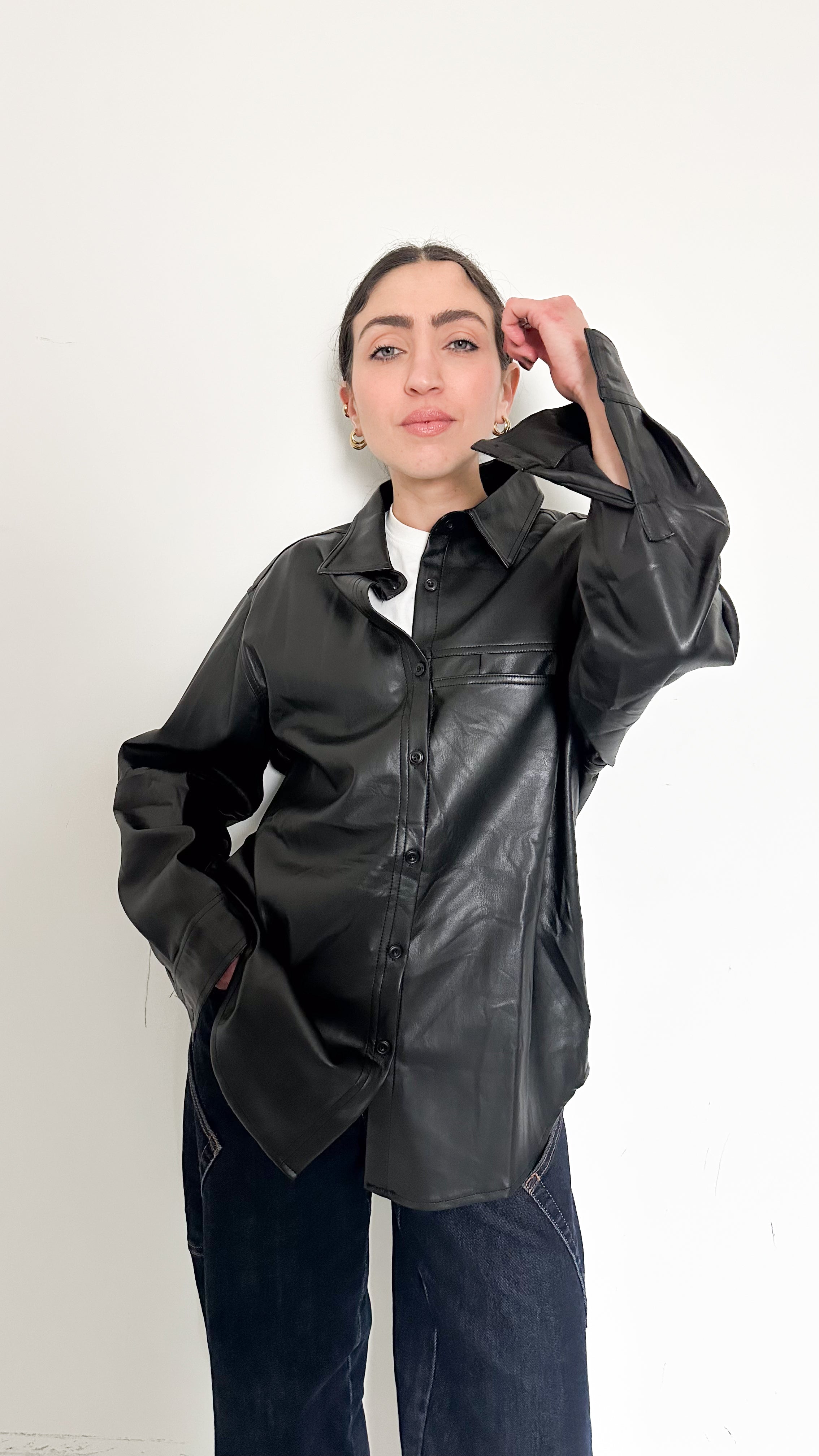 Camicia Nera Effetto Pelle