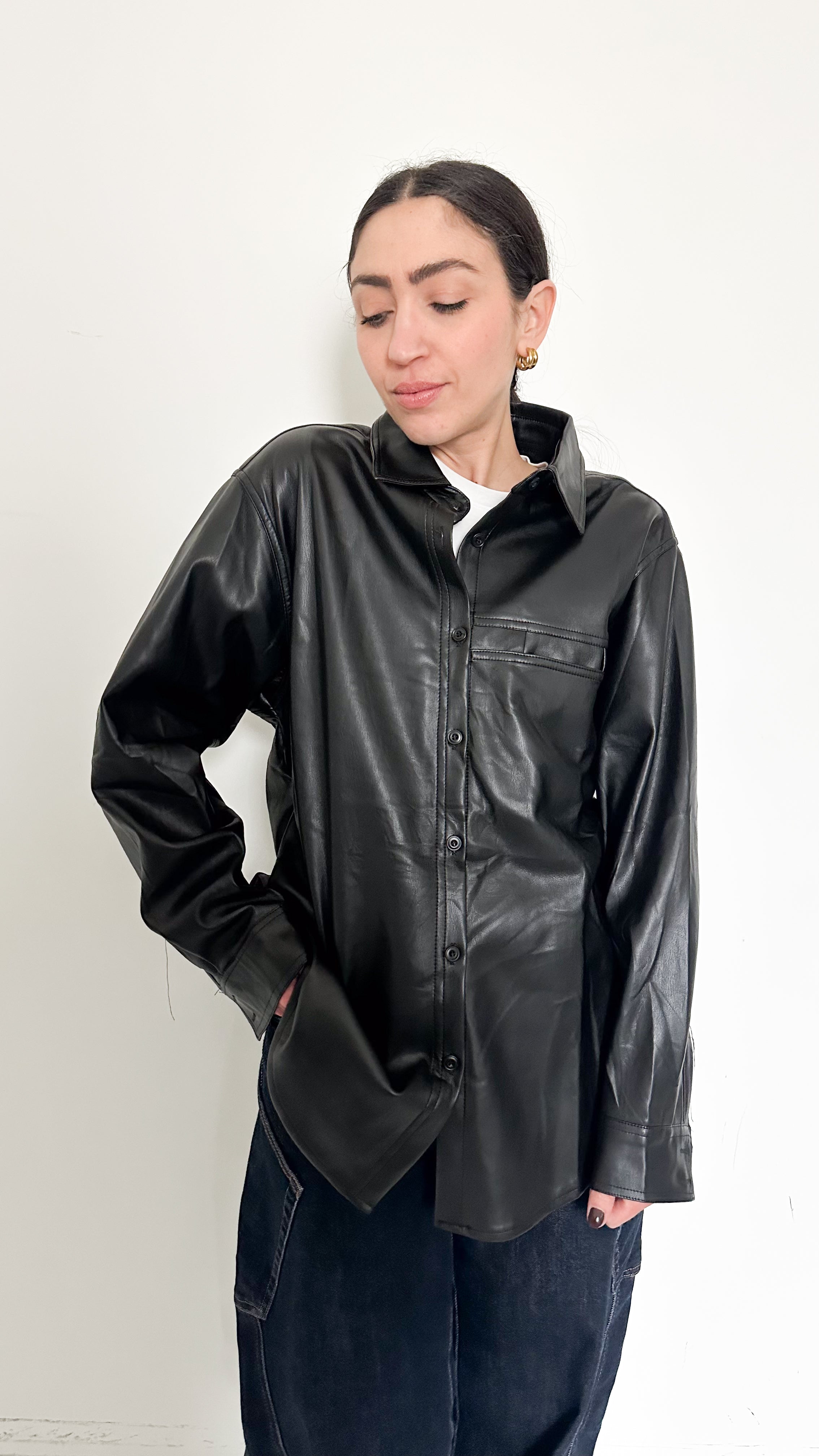 Camicia Nera Effetto Pelle