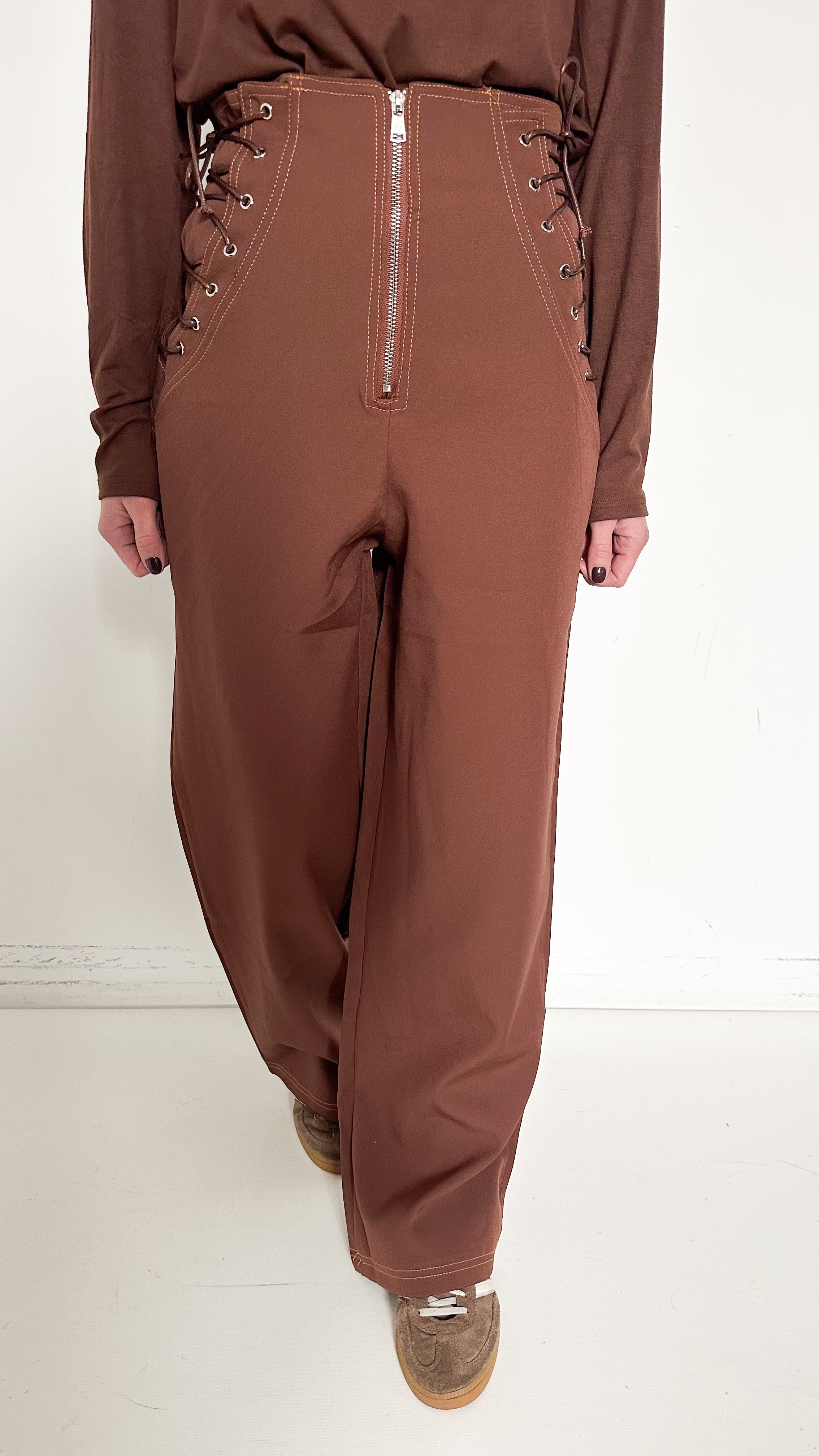 Pantaloni Marroni Con Lacci