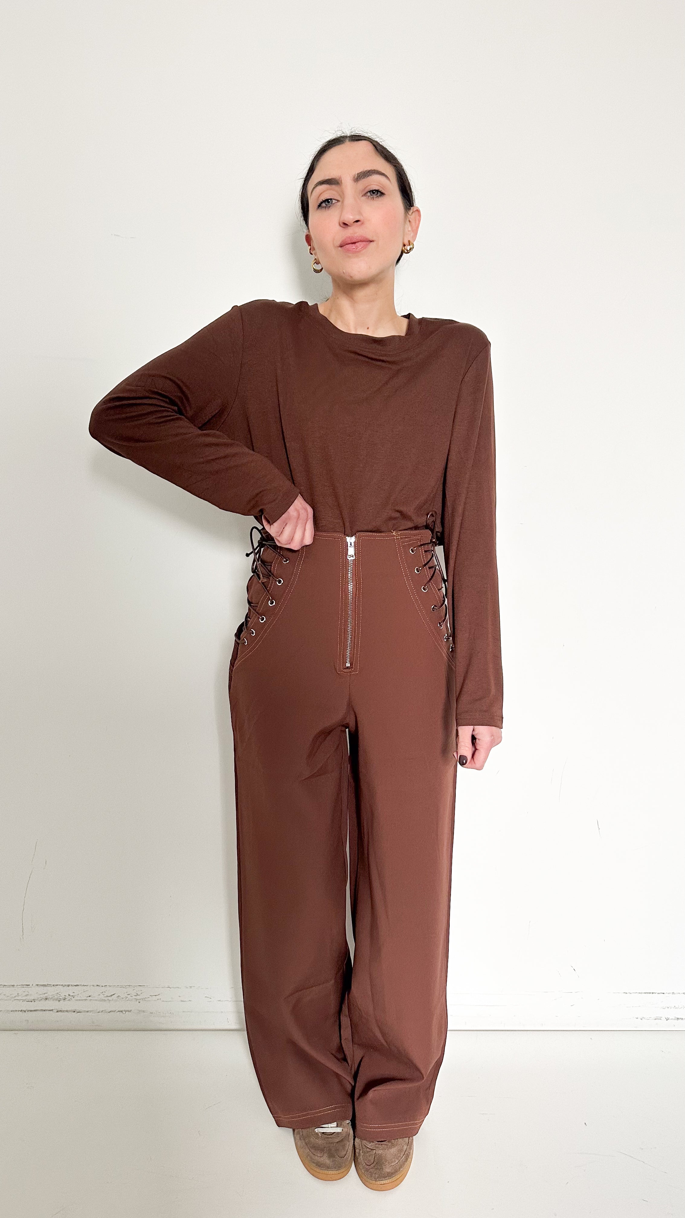Pantaloni Marroni Con Lacci