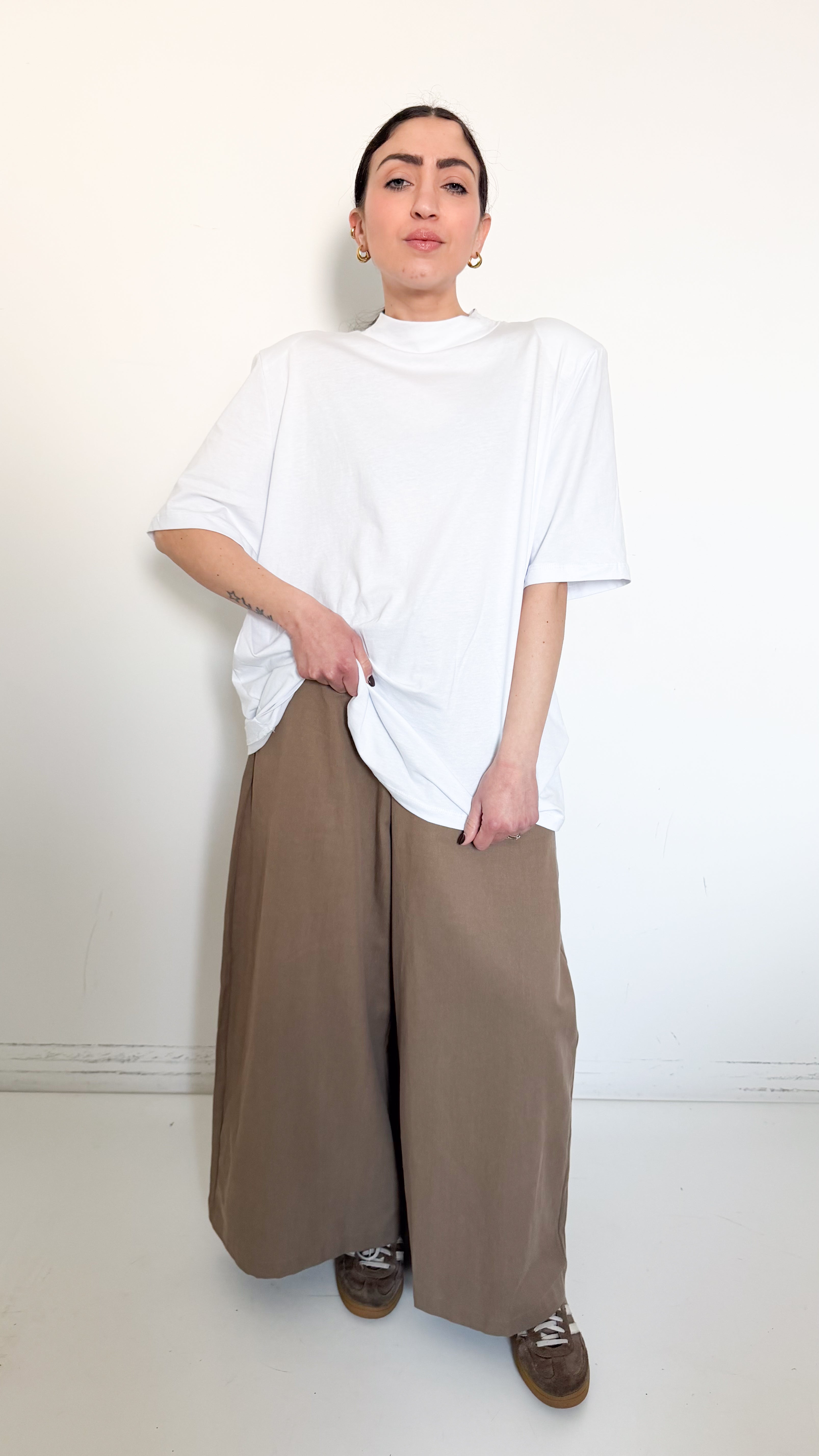 T-Shirt Bianca Con Spalline